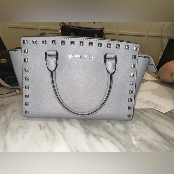 Authentic Michael Kors medium size hand held bag - Picture 10 of 11